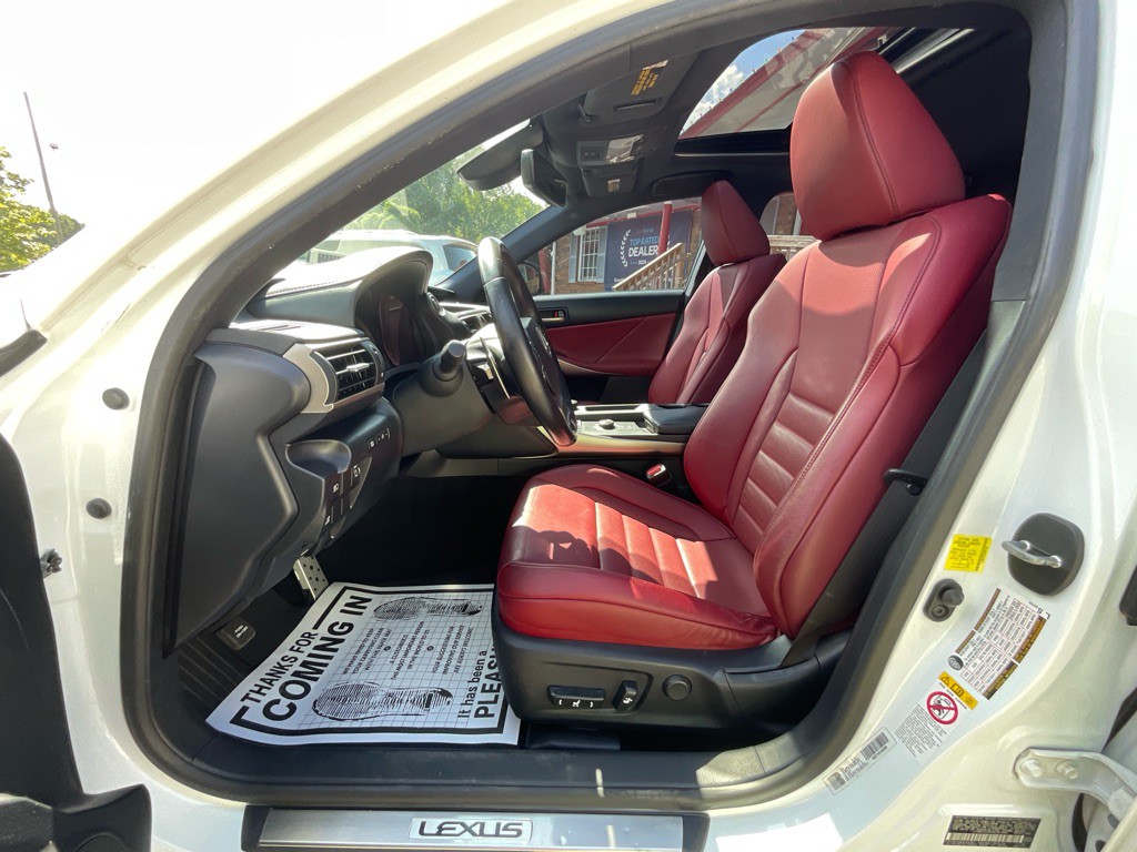 2017 Lexus IS 200t Image 14
