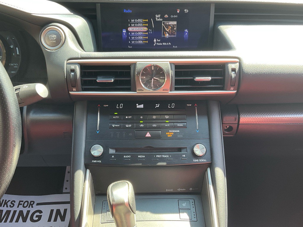 2017 Lexus IS 200t Image 22