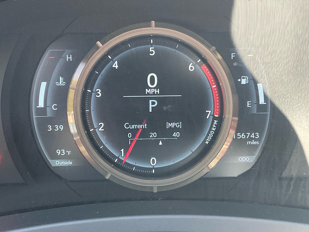 2017 Lexus IS 200t Image 25