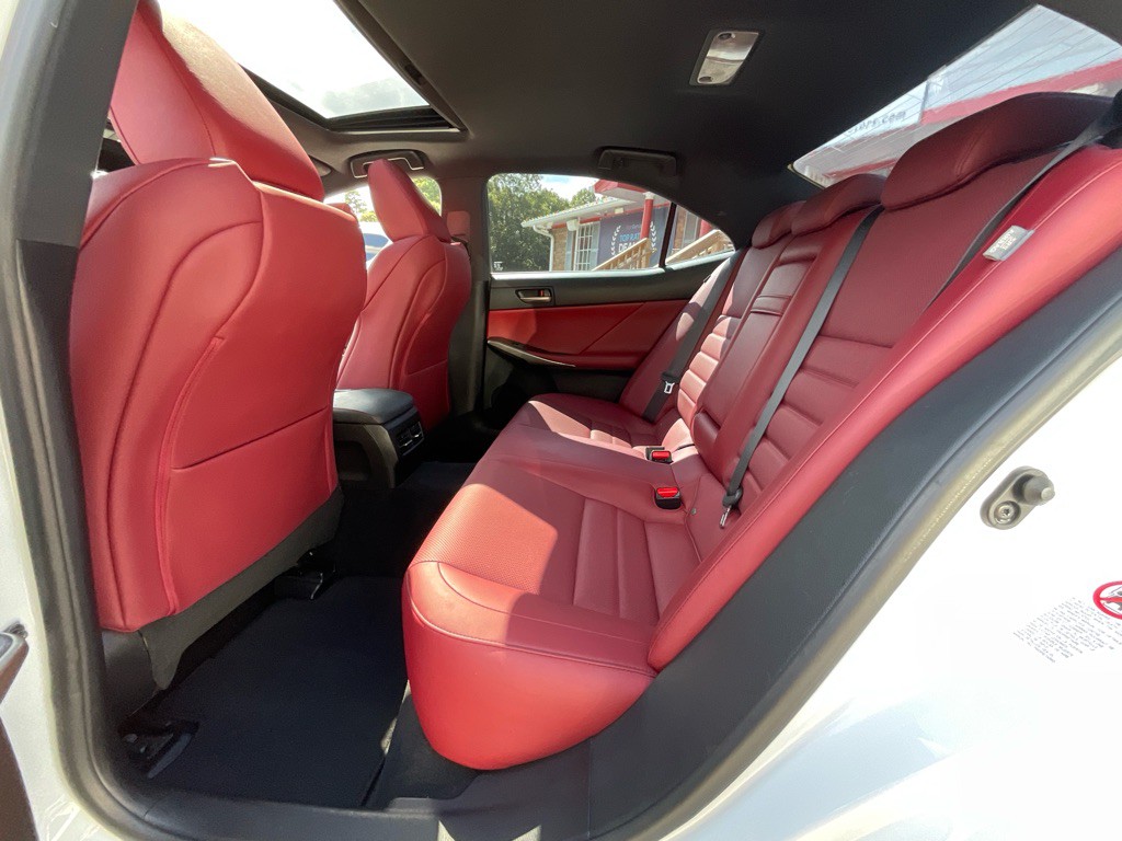 2017 Lexus IS 200t Image 28