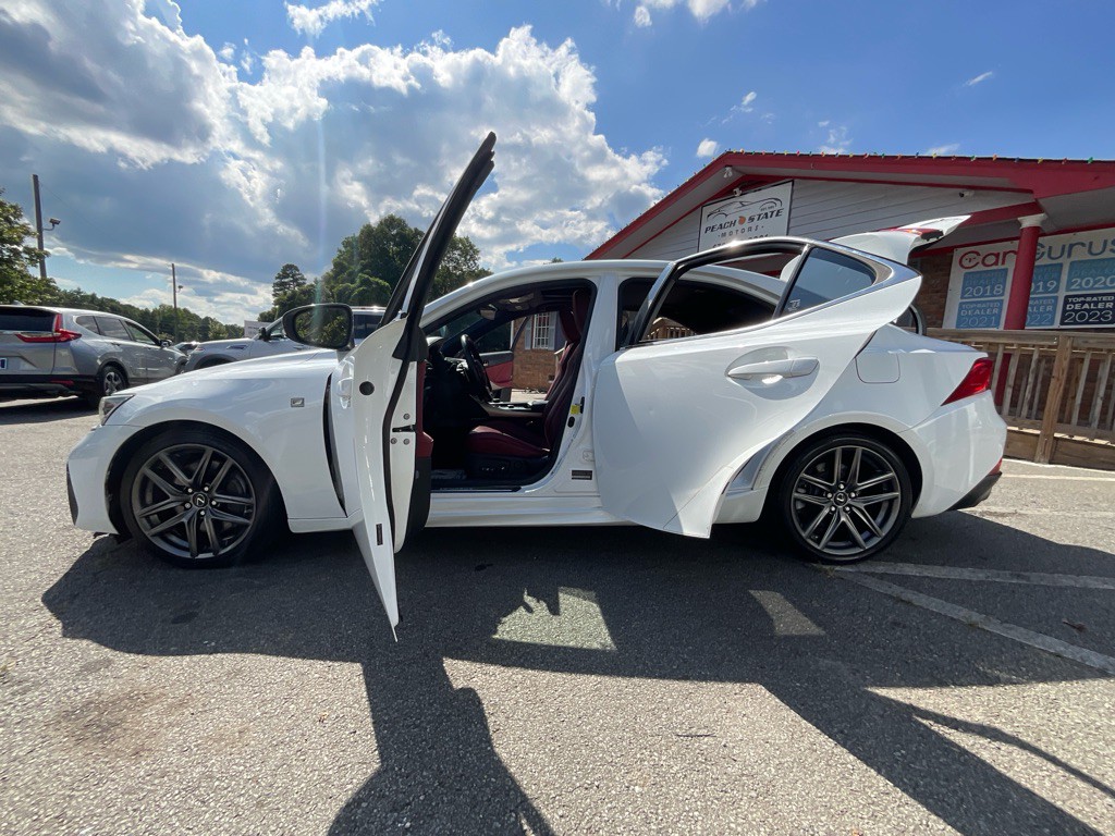 2017 Lexus IS 200t Image 37
