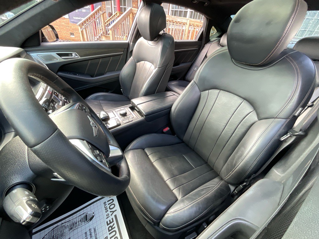 2018 Genesis G80 Image 15