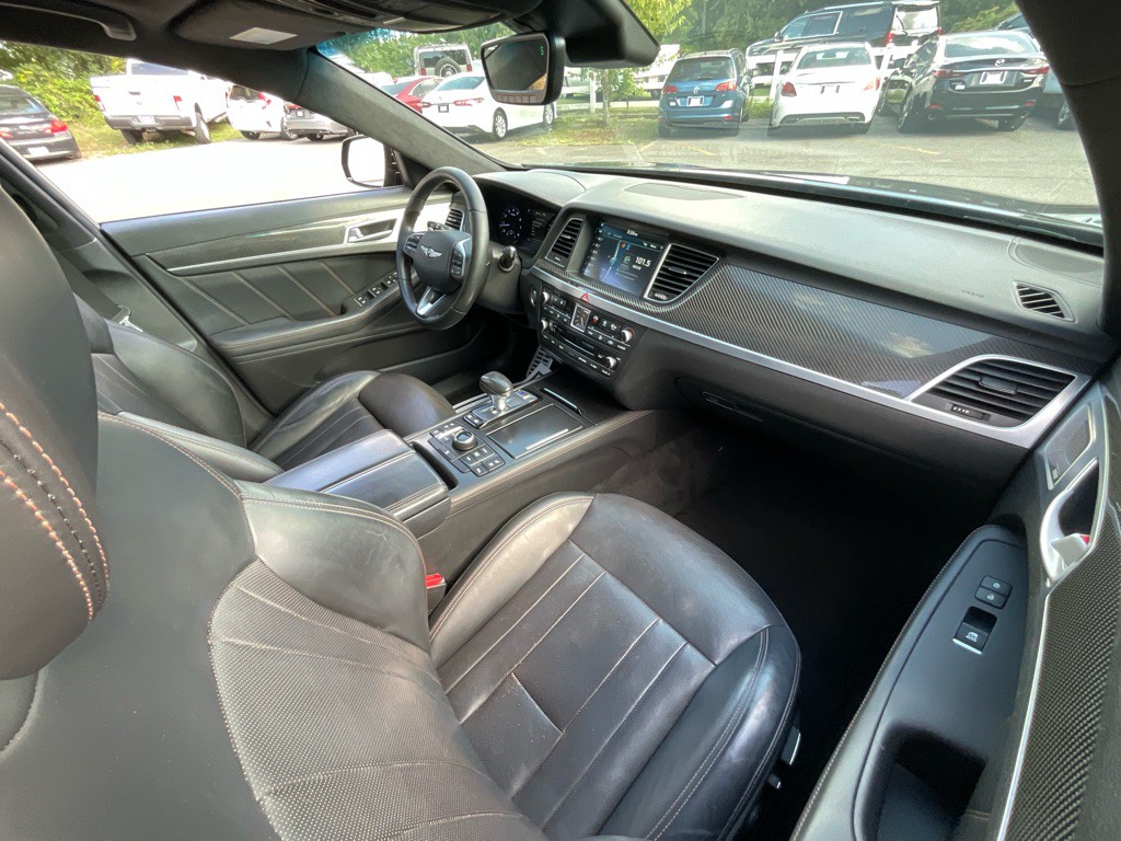 2018 Genesis G80 Image 17