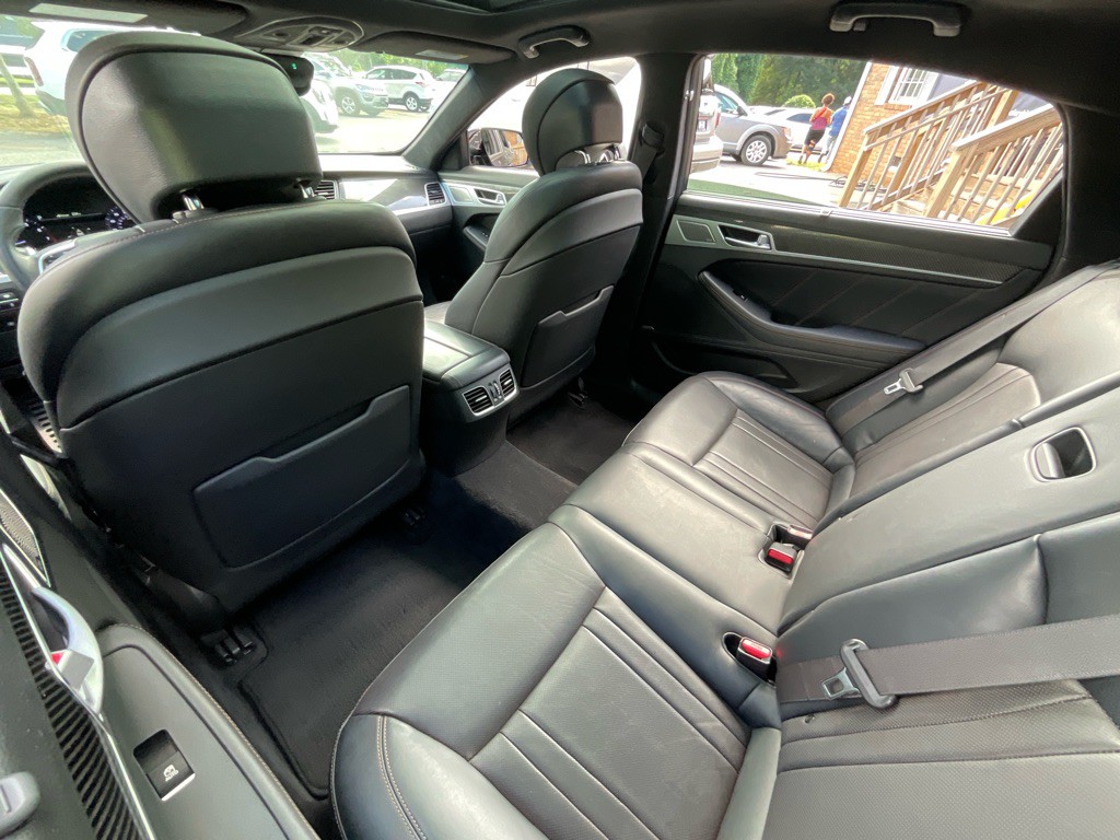2018 Genesis G80 Image 29