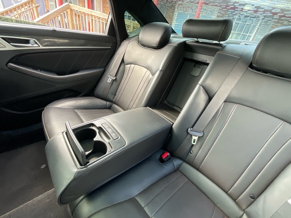 2018 Genesis G80 Image 34