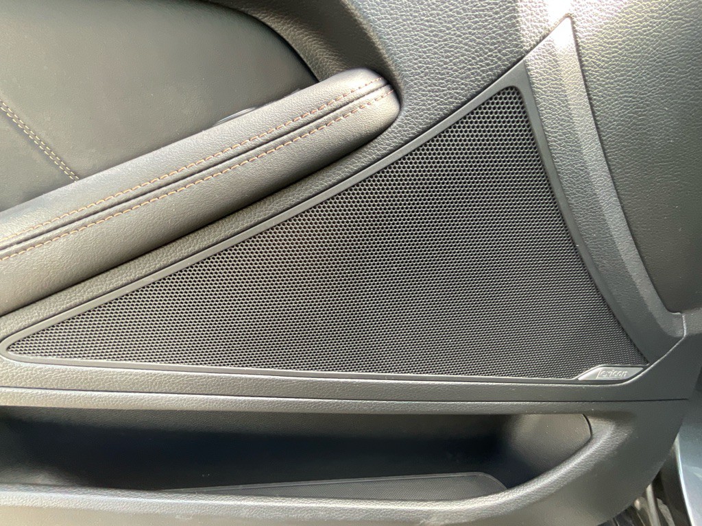 2018 Genesis G80 Image 42