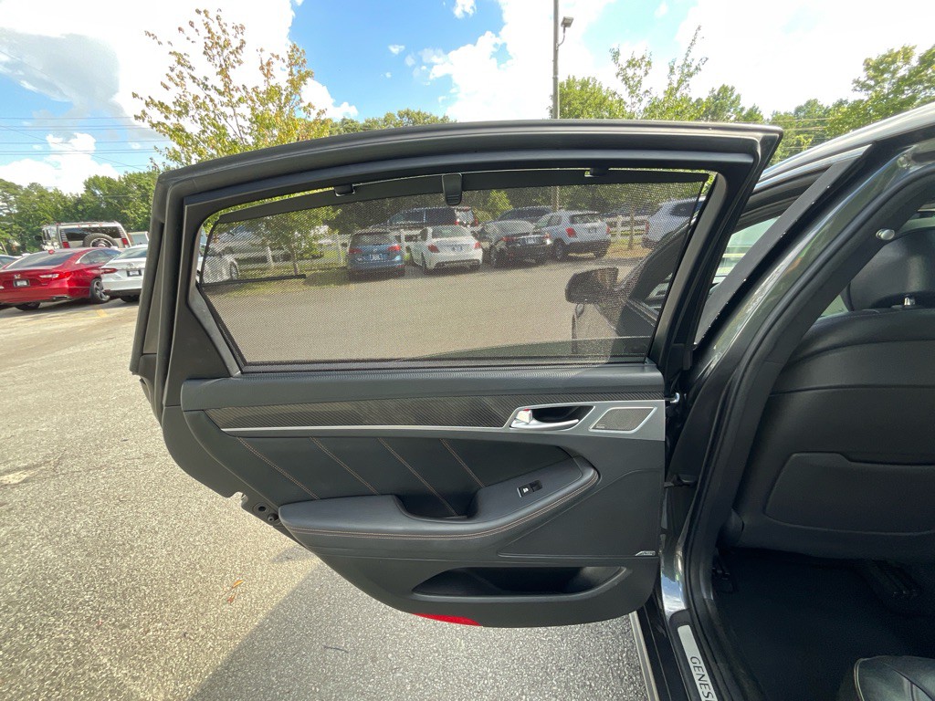 2018 Genesis G80 Image 44