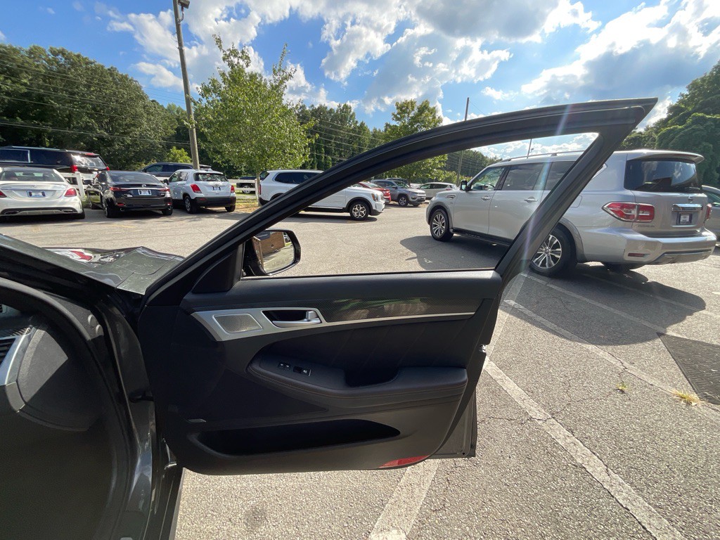 2018 Genesis G80 Image 45