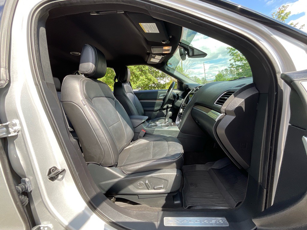 2018 Ford Explorer Image 17