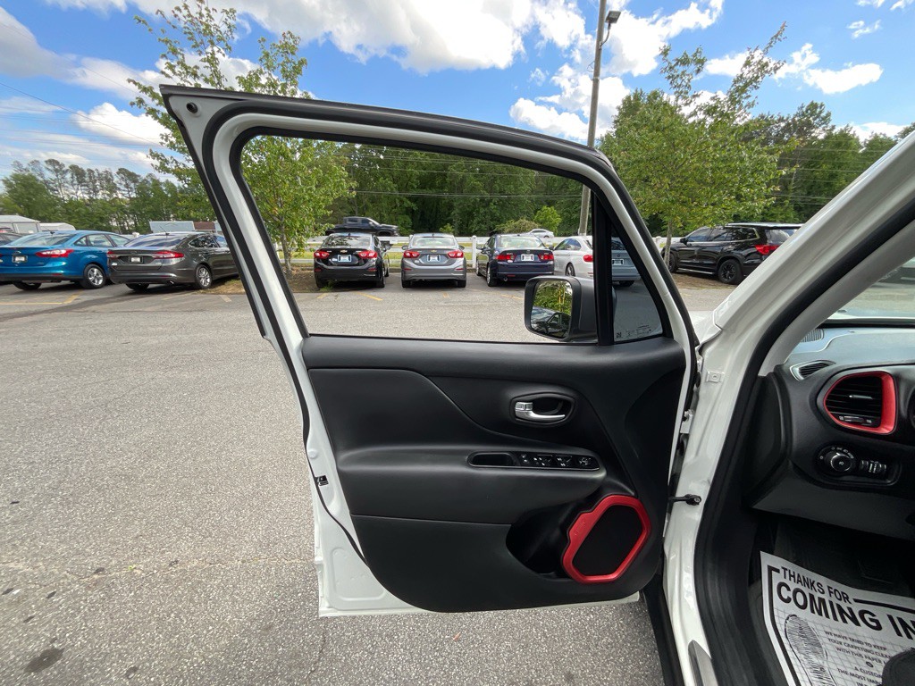 2020 Jeep Renegade Image 39