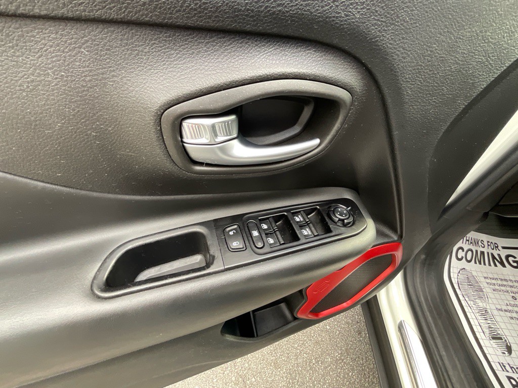 2020 Jeep Renegade Image 40