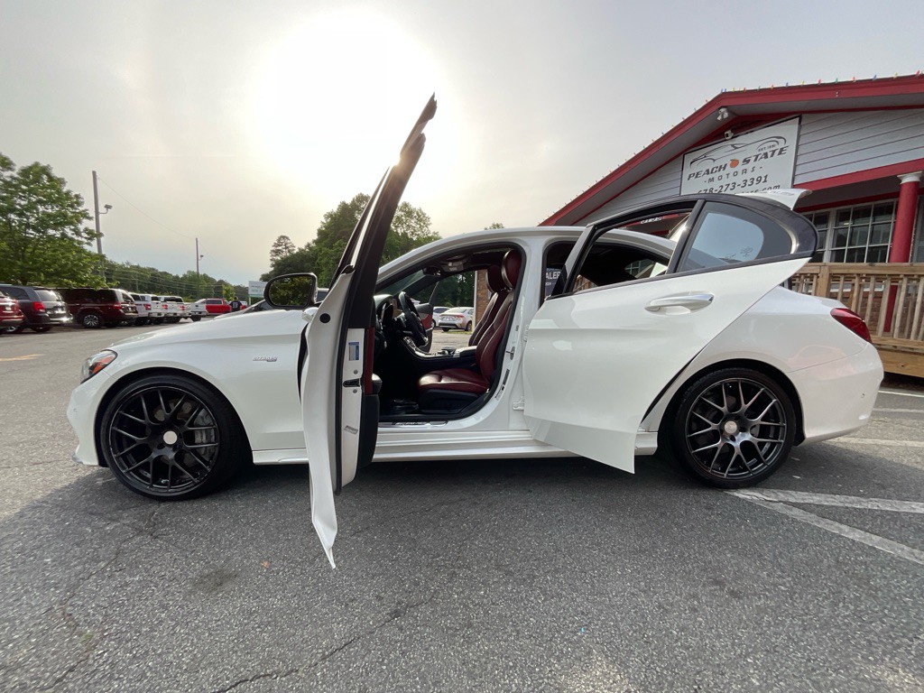 2017 Mercedes-Benz C-Class Image 39
