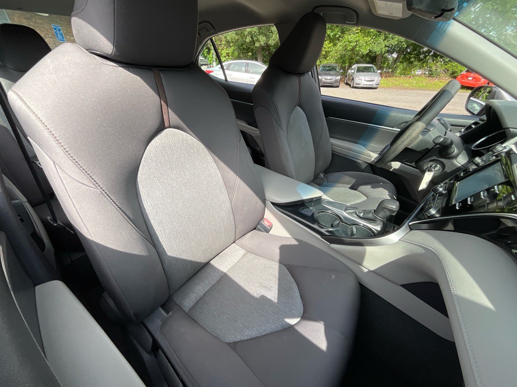 2018 Toyota Camry Image 18