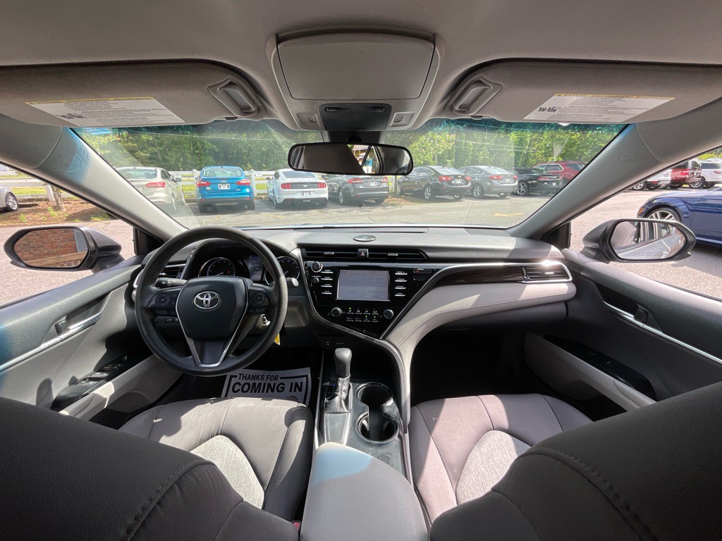 2018 Toyota Camry Image 19