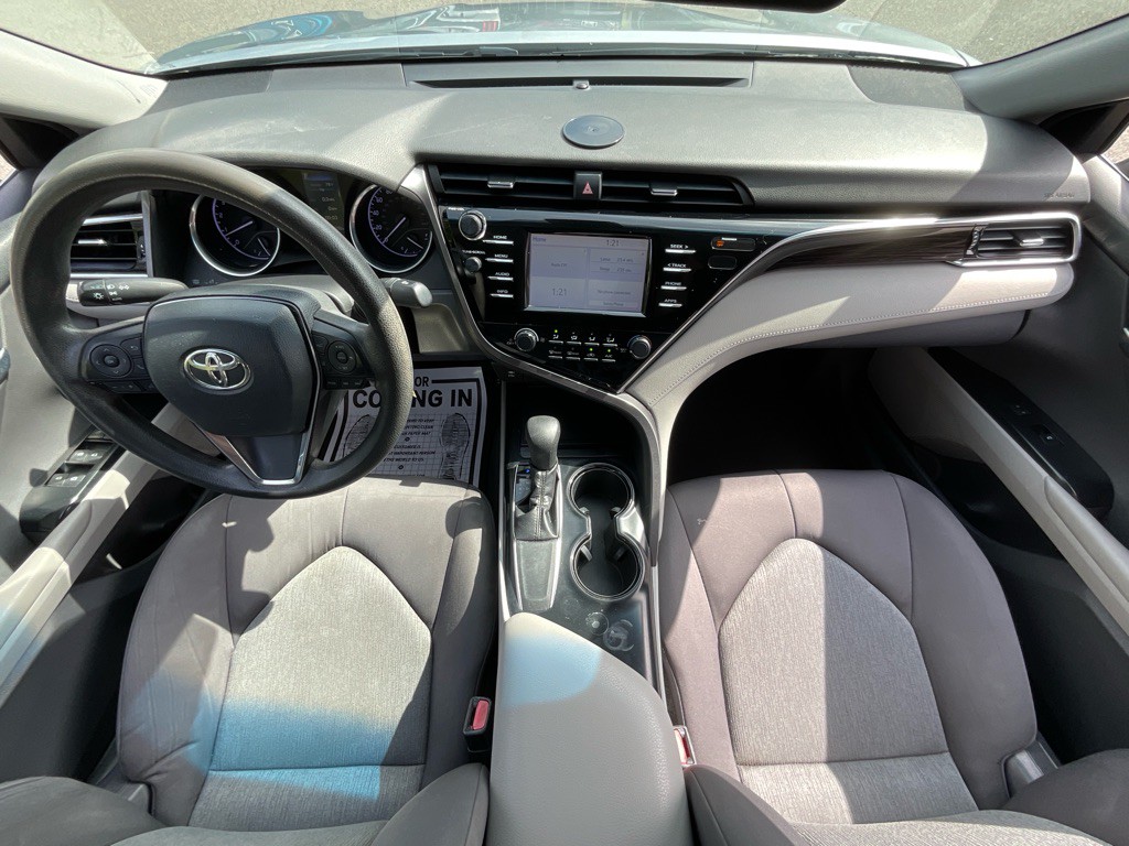2018 Toyota Camry Image 20