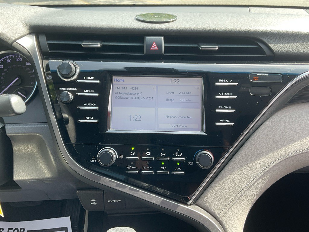 2018 Toyota Camry Image 21