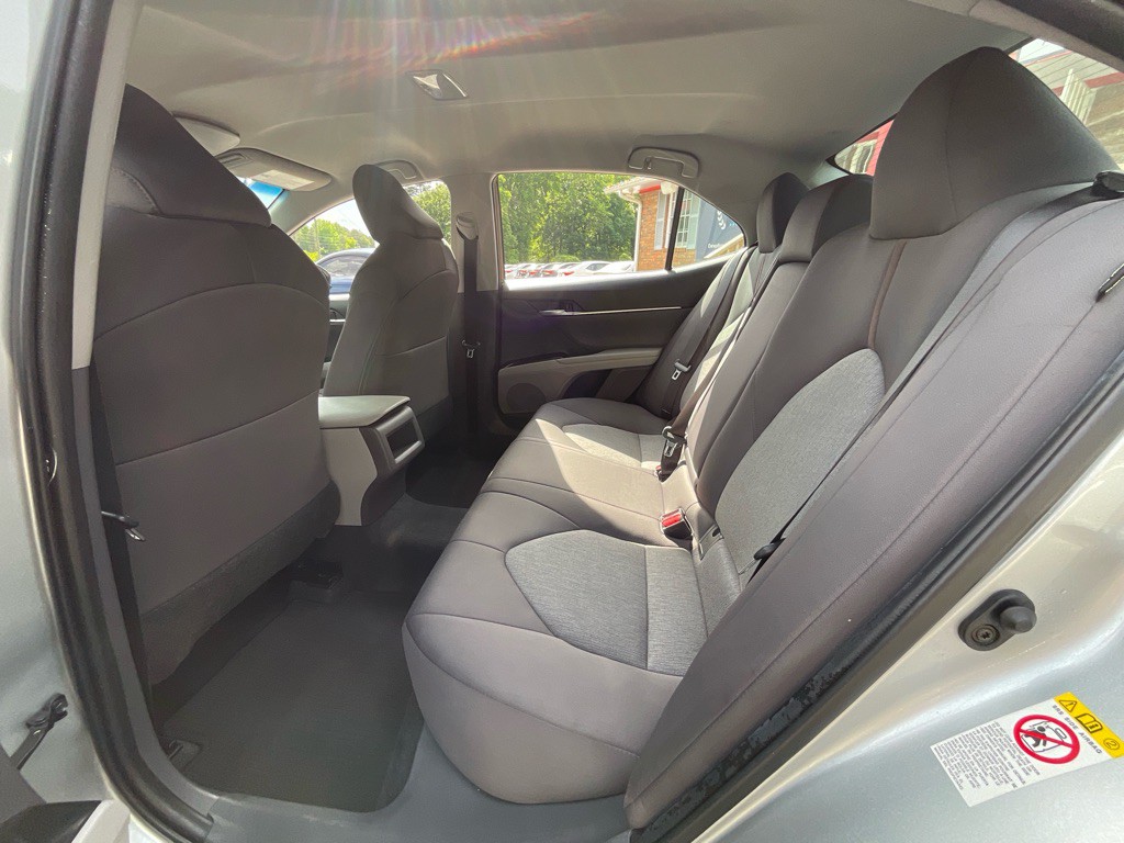 2018 Toyota Camry Image 26