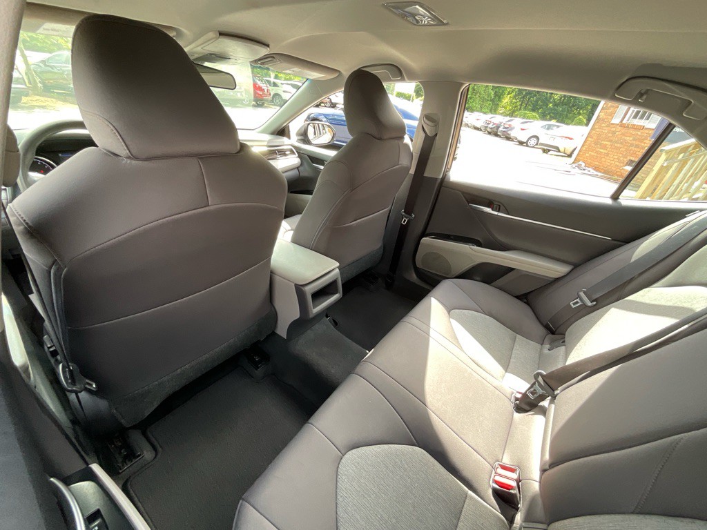2018 Toyota Camry Image 27