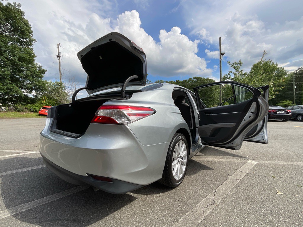 2018 Toyota Camry Image 33