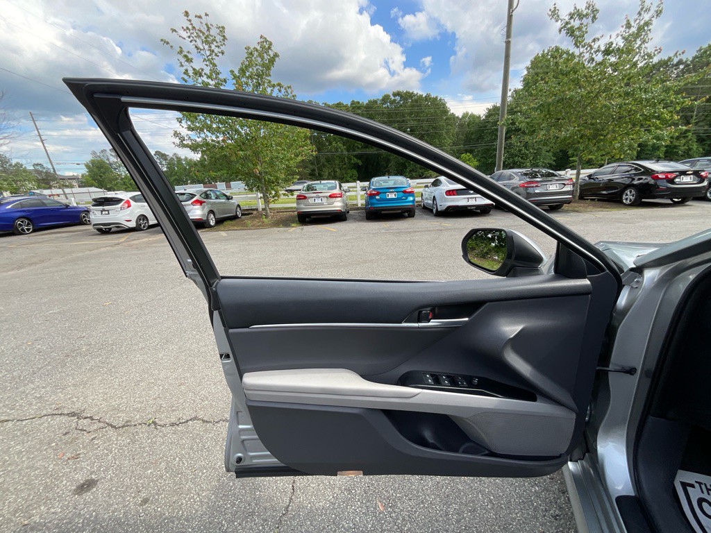 2018 Toyota Camry Image 36