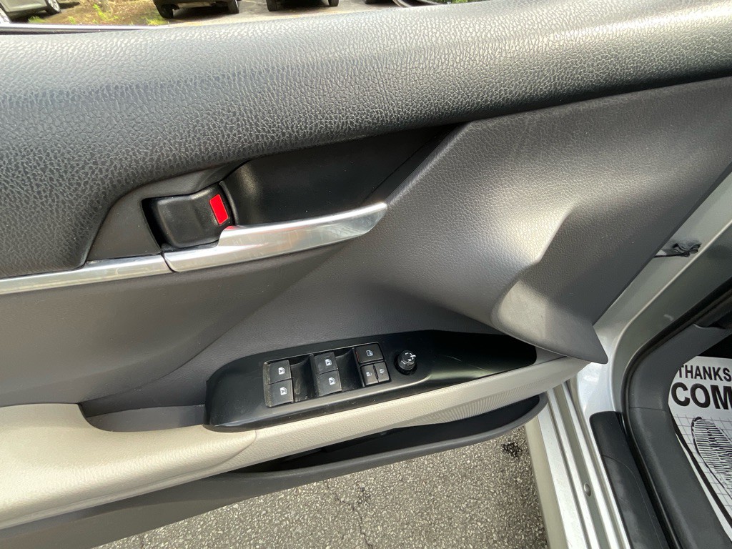2018 Toyota Camry Image 37