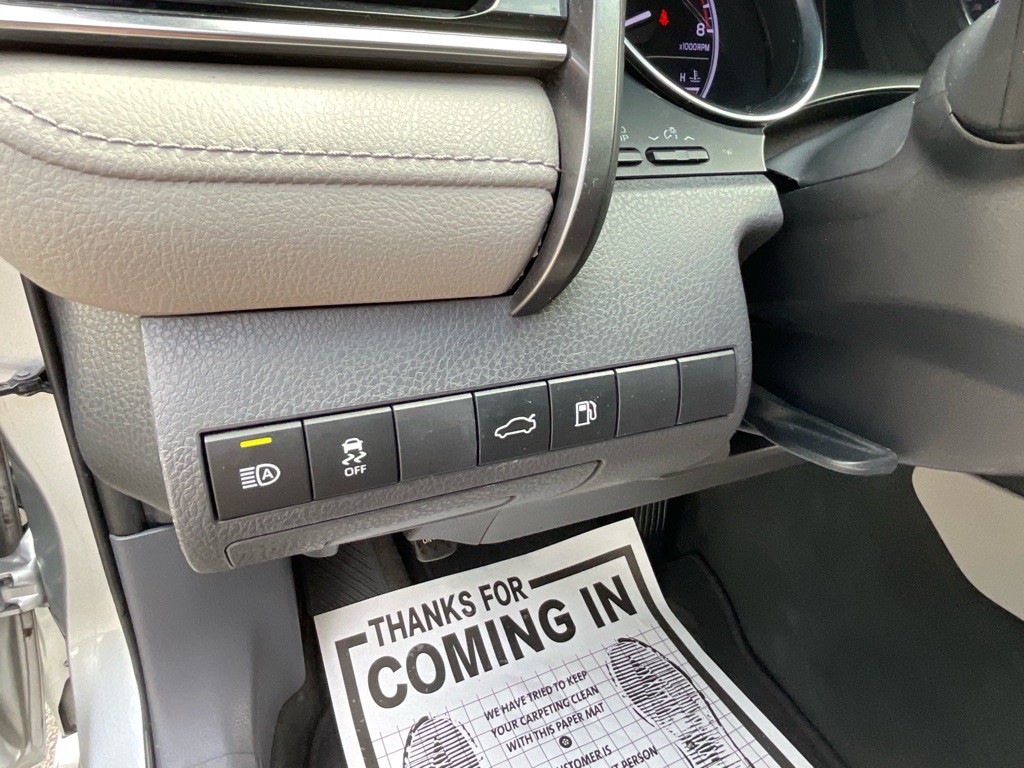 2018 Toyota Camry Image 38