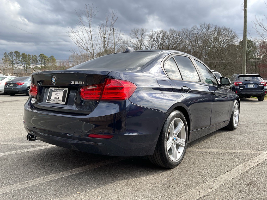 2015 BMW 3 Series Image 5