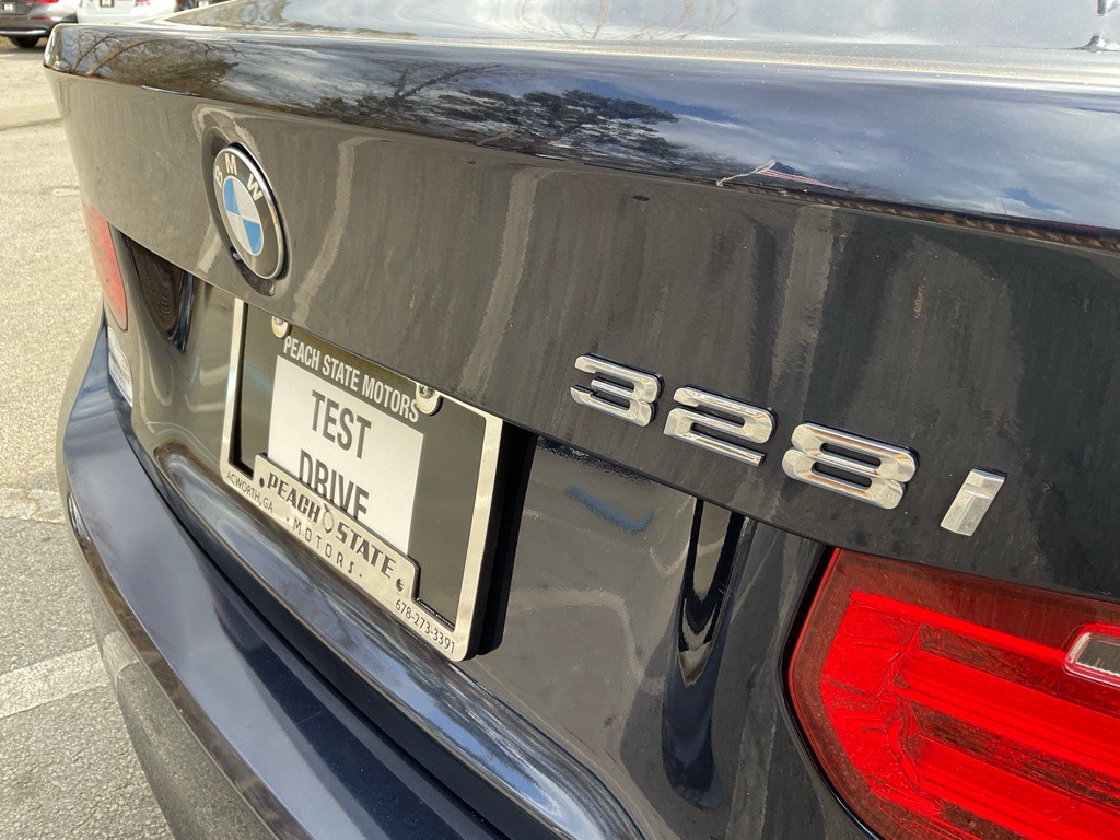 2015 BMW 3 Series Image 9