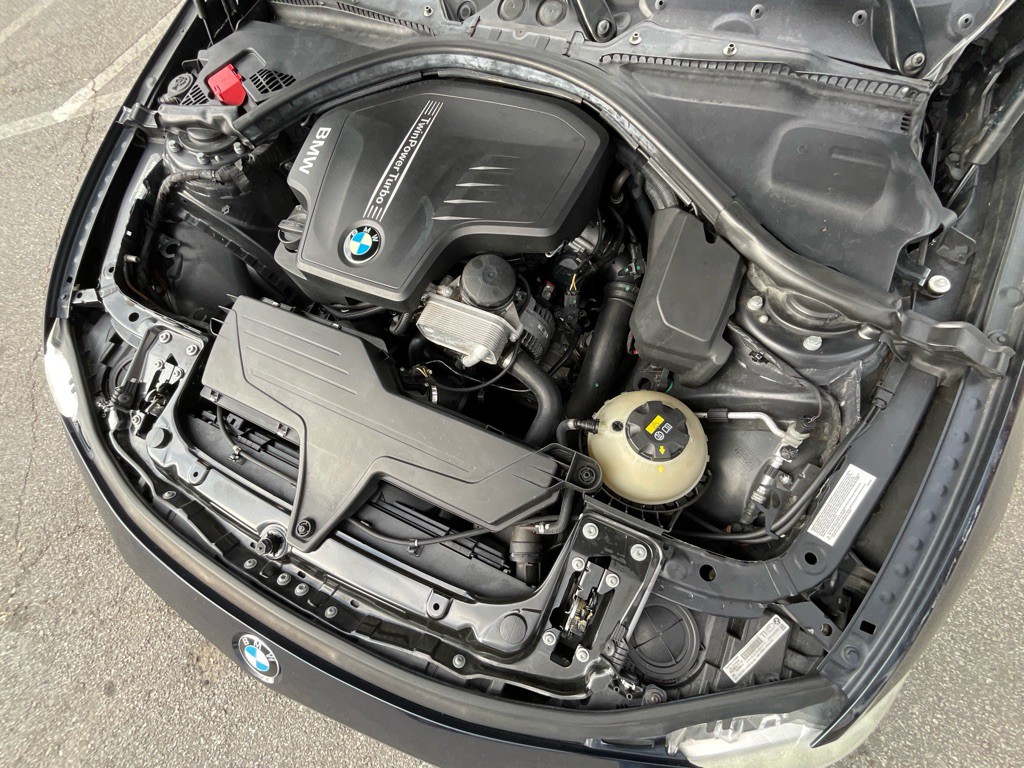 2015 BMW 3 Series Image 12