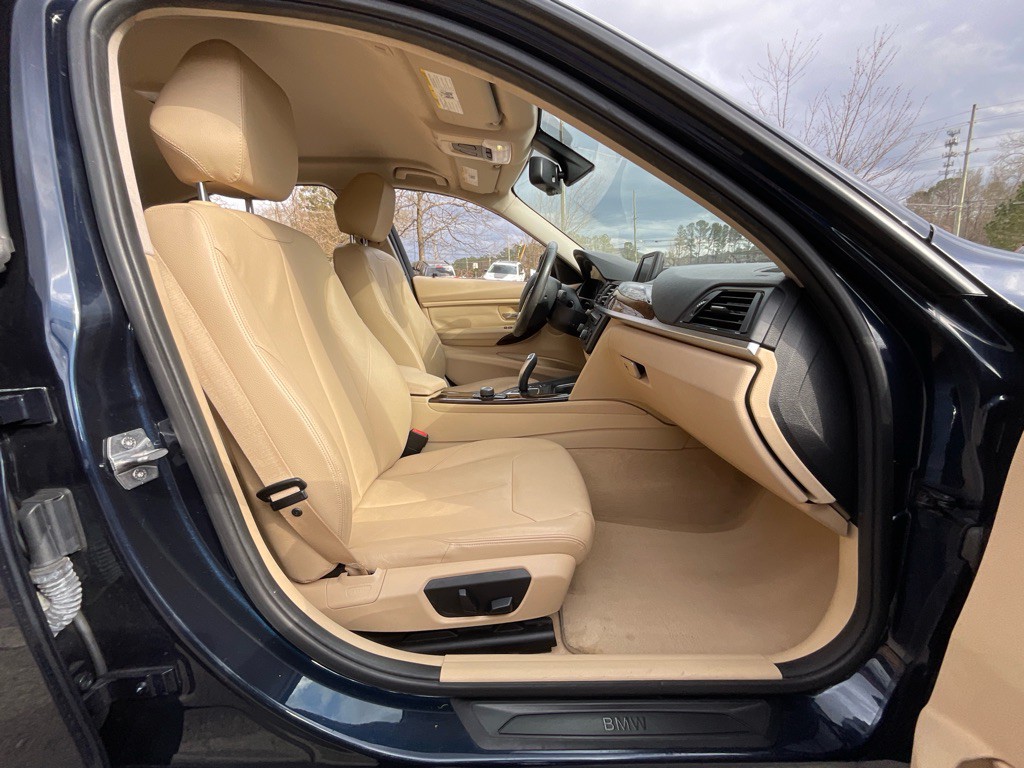 2015 BMW 3 Series Image 16