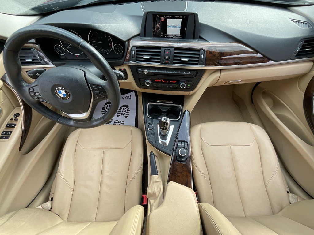 2015 BMW 3 Series Image 20