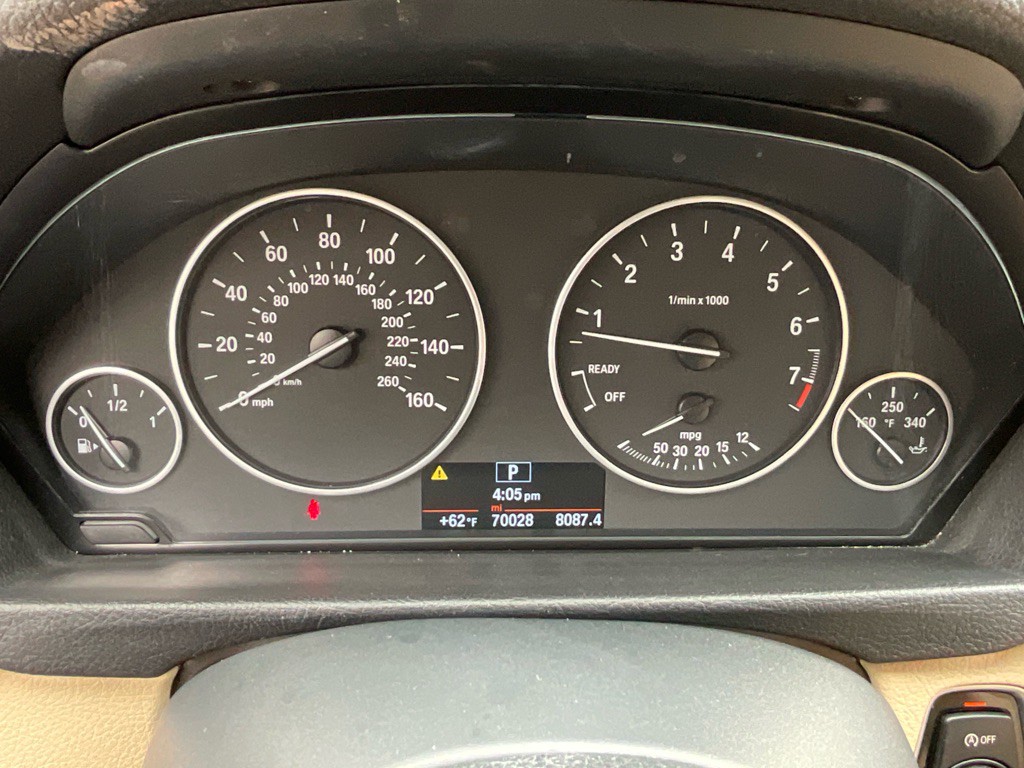 2015 BMW 3 Series Image 24