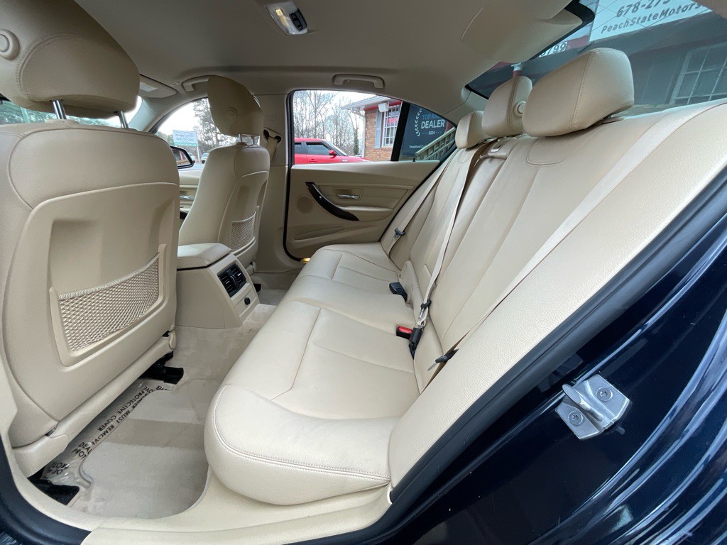 2015 BMW 3 Series Image 26
