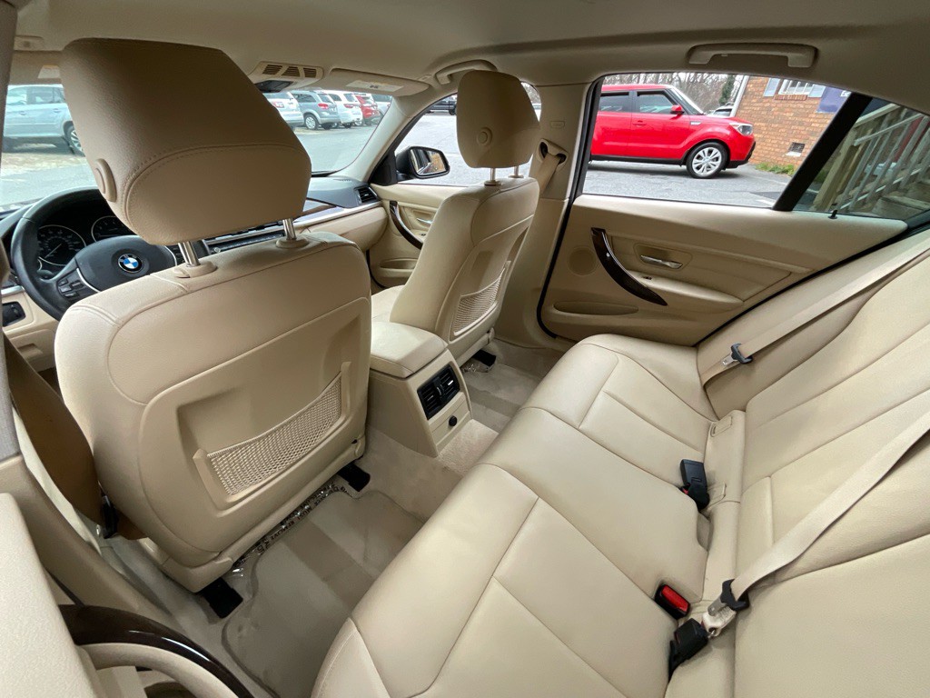 2015 BMW 3 Series Image 27
