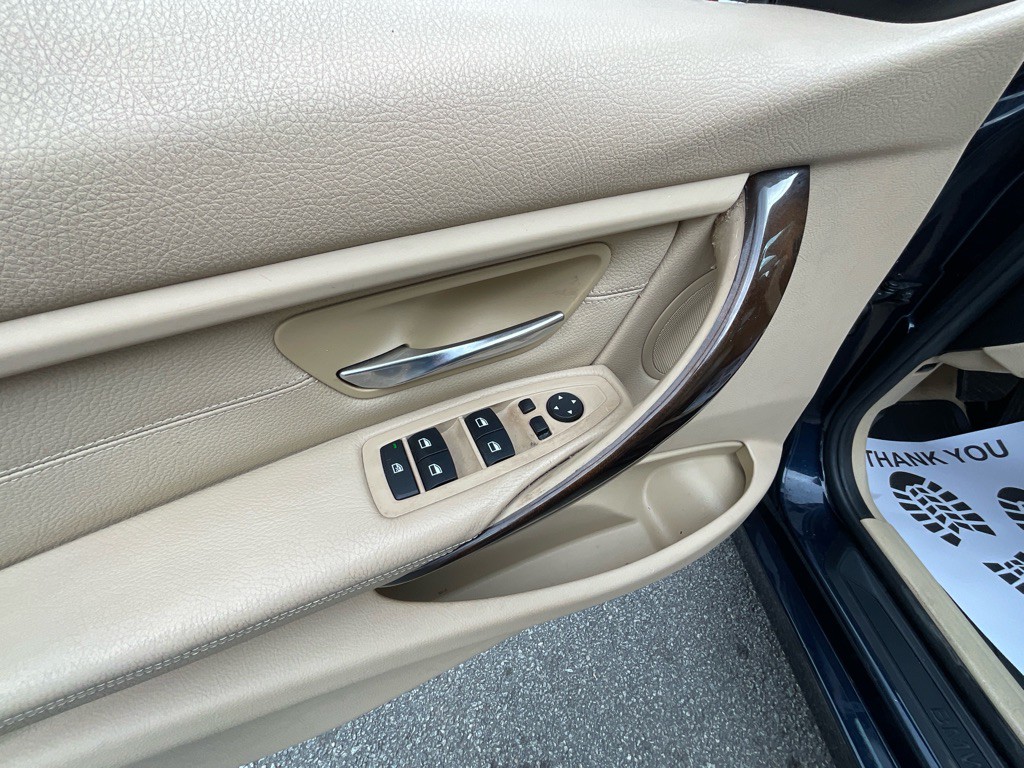 2015 BMW 3 Series Image 38