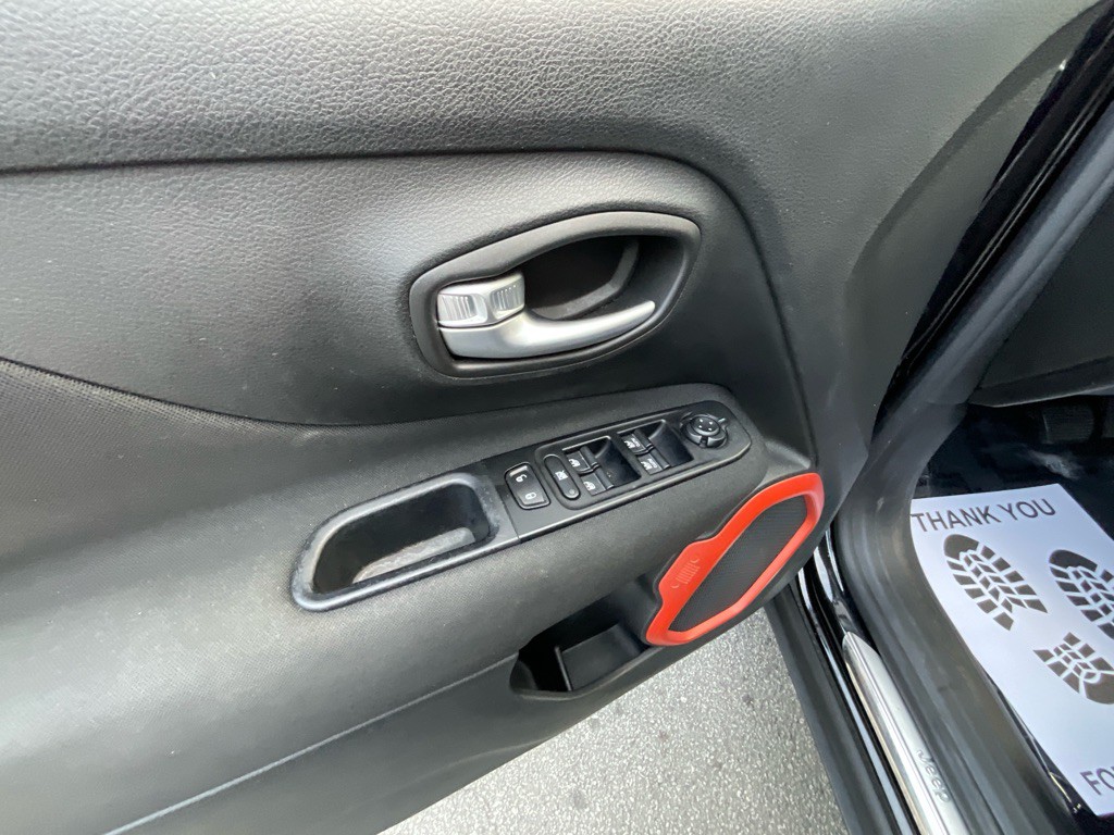 2020 Jeep Renegade Image 38