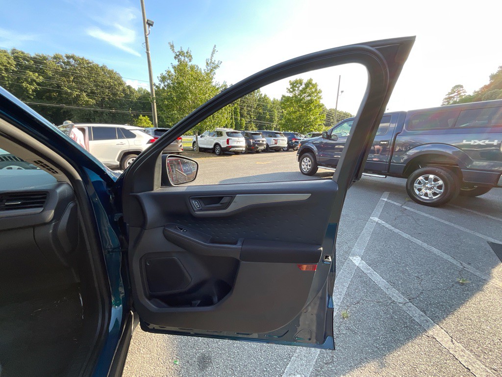 2020 Ford Escape Image 40