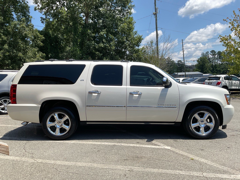 2014 Chevrolet Suburban Image 4