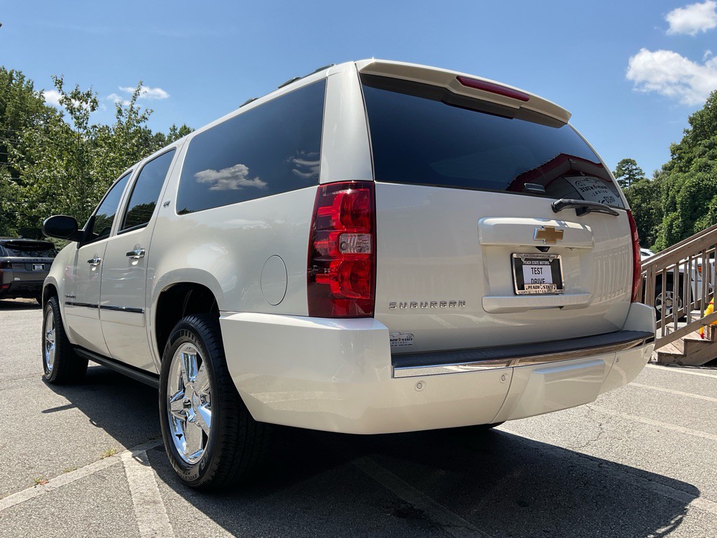 2014 Chevrolet Suburban Image 7