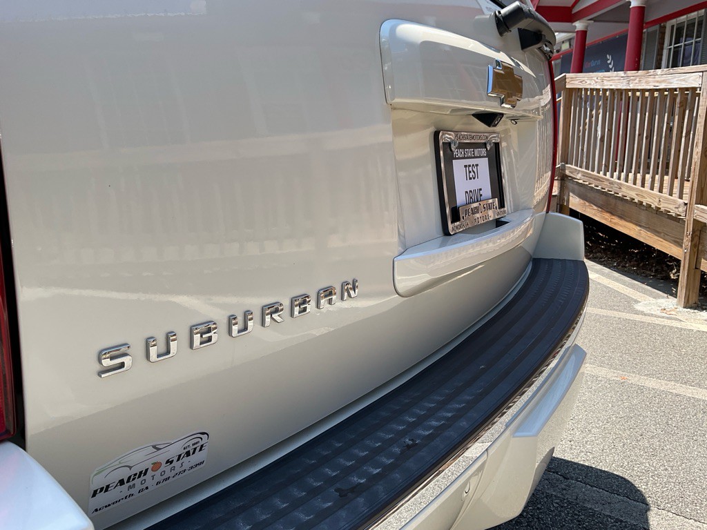 2014 Chevrolet Suburban Image 9