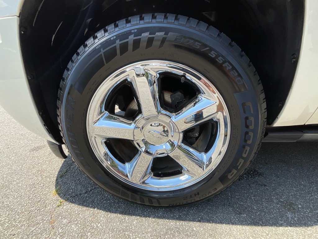 2014 Chevrolet Suburban Image 13