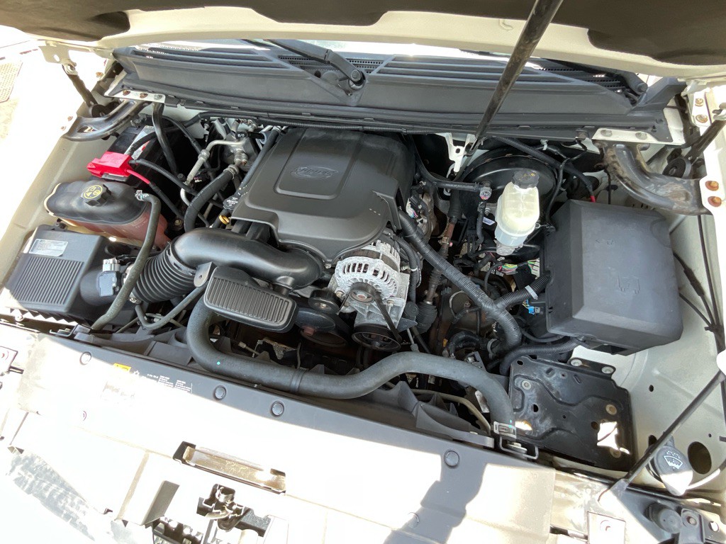 2014 Chevrolet Suburban Image 14