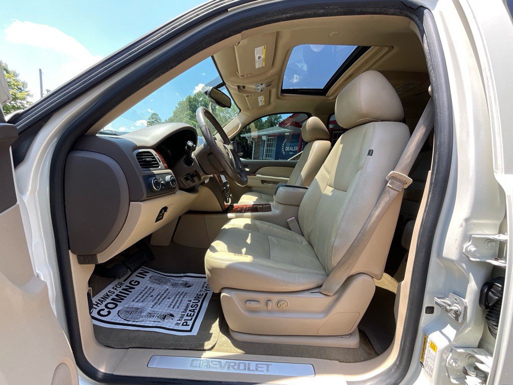 2014 Chevrolet Suburban Image 15