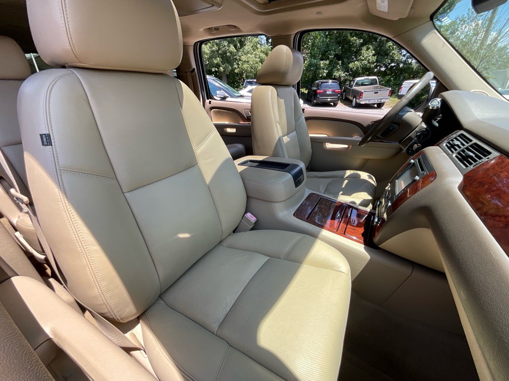 2014 Chevrolet Suburban Image 20