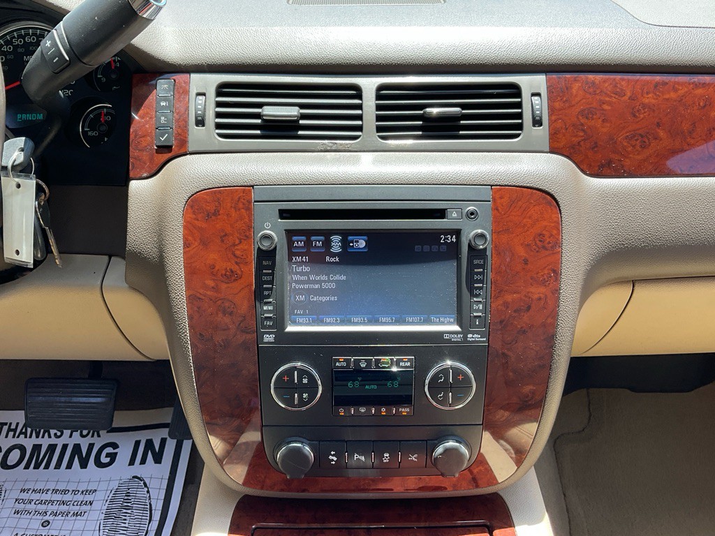 2014 Chevrolet Suburban Image 23