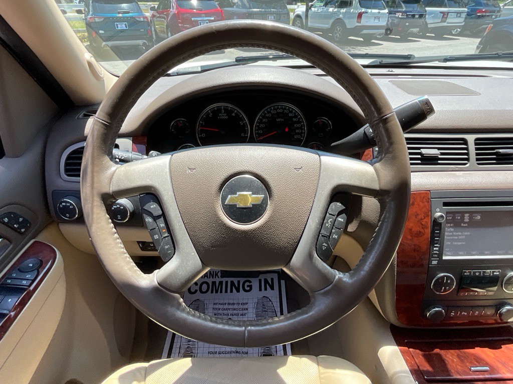 2014 Chevrolet Suburban Image 24