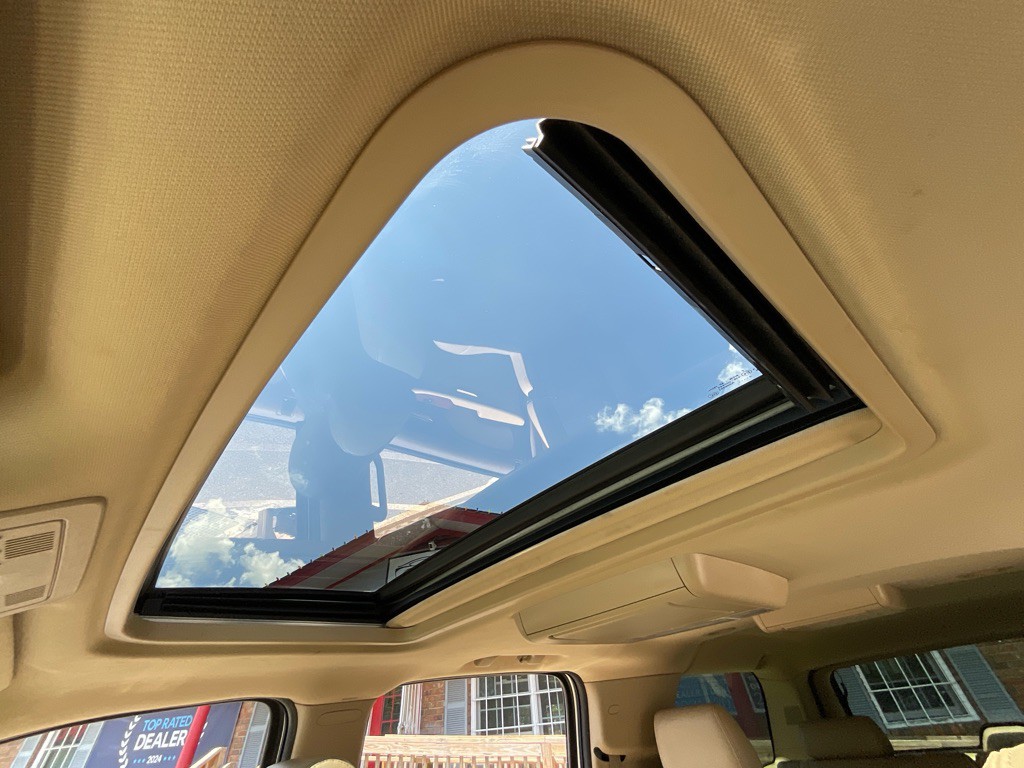 2014 Chevrolet Suburban Image 29