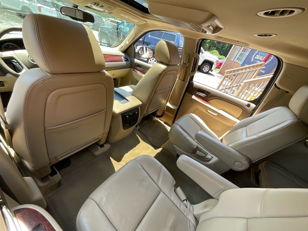 2014 Chevrolet Suburban Image 31