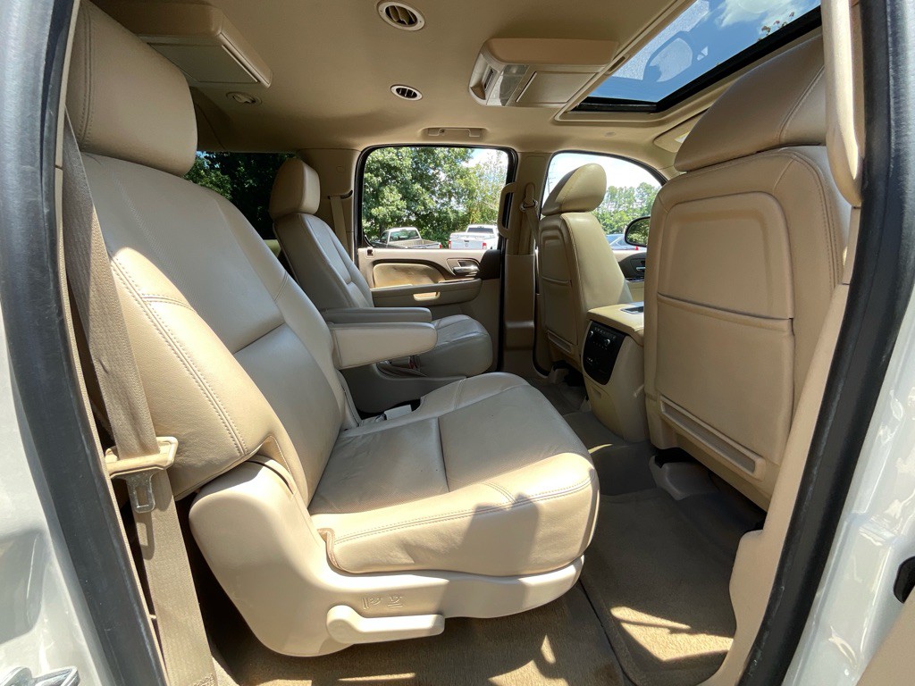 2014 Chevrolet Suburban Image 33