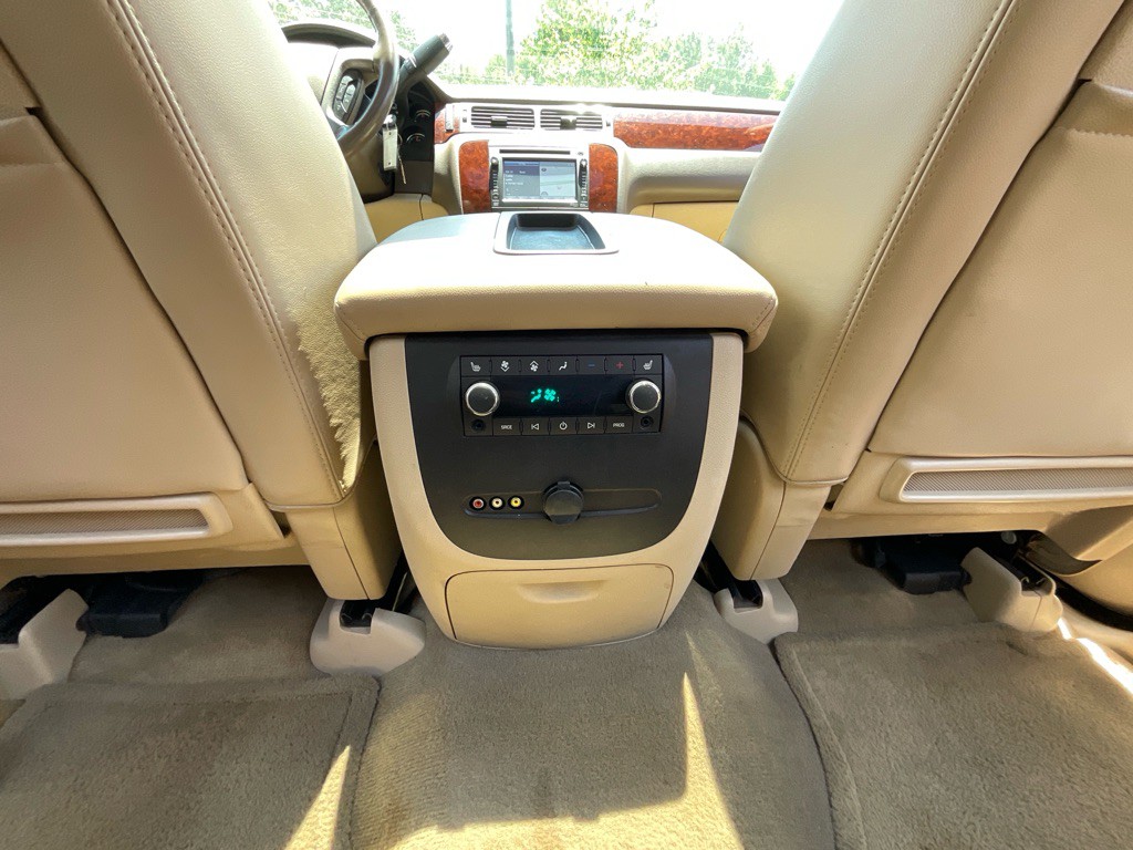 2014 Chevrolet Suburban Image 36